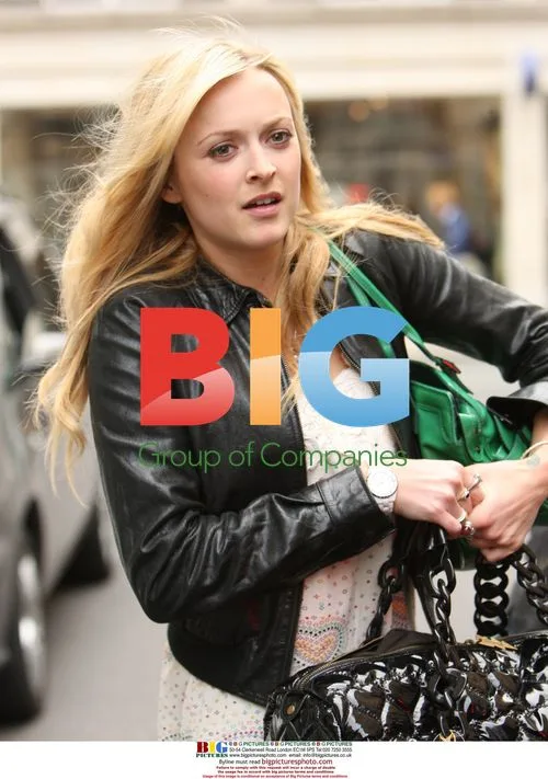 Fearne Cotton picked up by Steve Jones