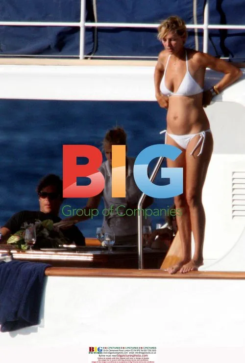 Uma Thurman and friends on holiday in Italy