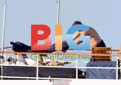 Uma Thurman, Arpad Busson, Liam Neeson on Holiday in Italy