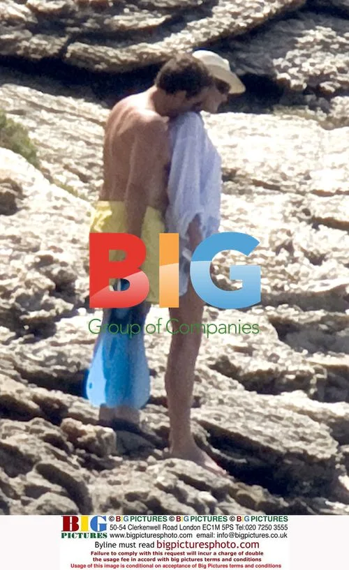 Sarkozy and Bruni relax on holiday