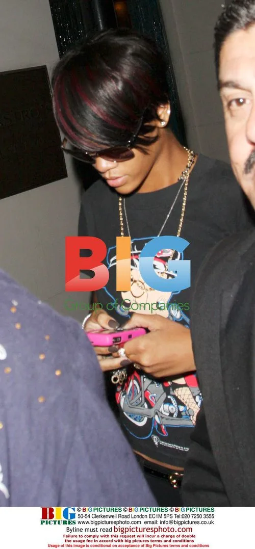 Rihanna and Chris Brown Shopping
