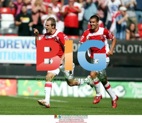 Charlton's Varney celebrates goal with Basey