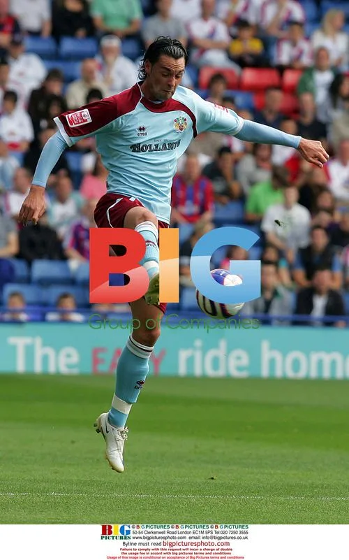 Chris Eagles flying for Burnley against Crystal Palace