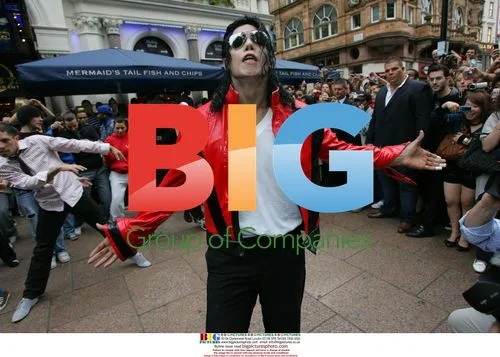 Michael Jackson impersonator 'Navi' leads Thriller tribute