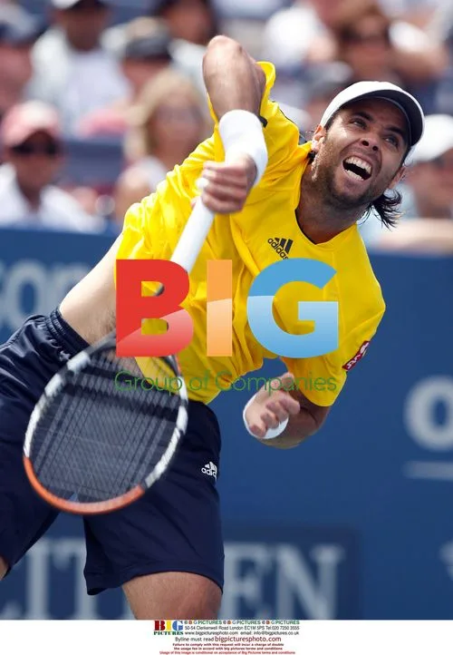 Gonzalez serves at 2008 US Open