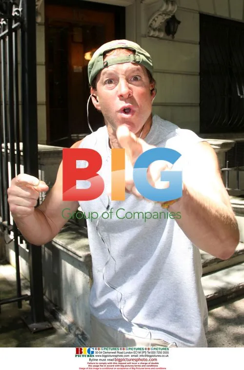 Steve Guttenberg Clash With Paparazzi