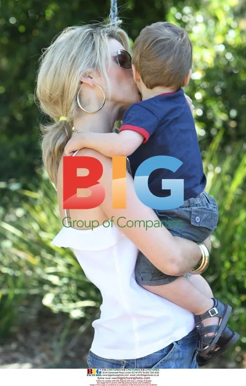 Dani Behr and Family Outing in Queensland