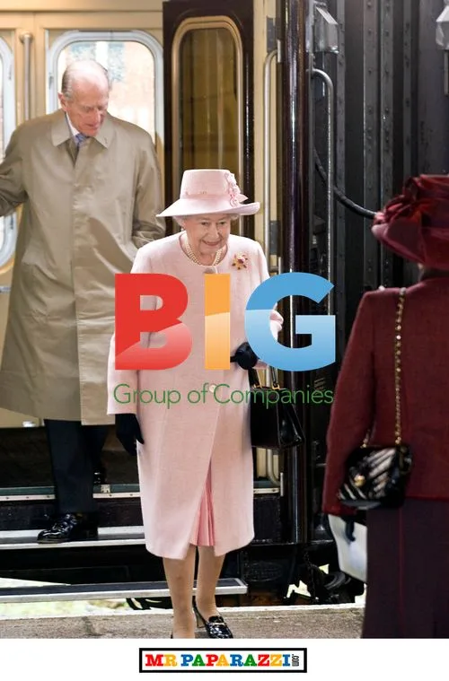 Queen Elizabeth II at Leicester Train Station