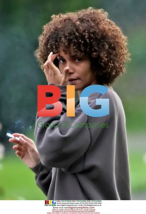 Halle Berry, Stellan Skarsgrd on set of "Frankie and Alice"