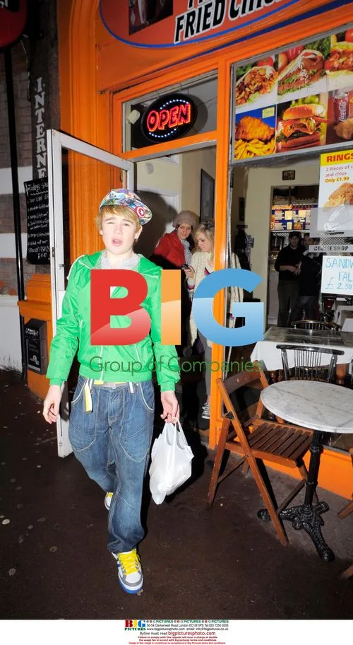 Eoghan Quigg and Diana Vickers seen close