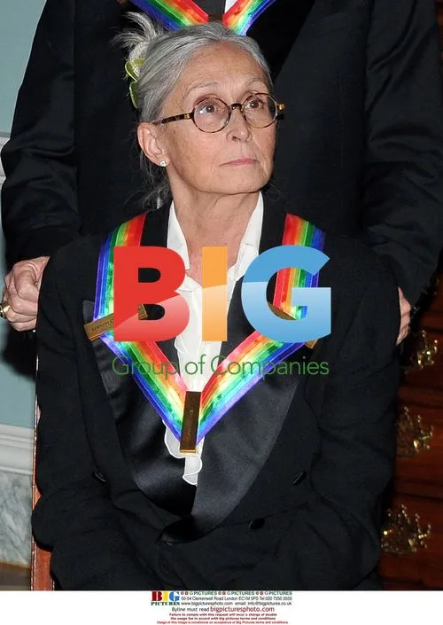 Twyla Tharp poses for group photo at Kennedy Center Honors