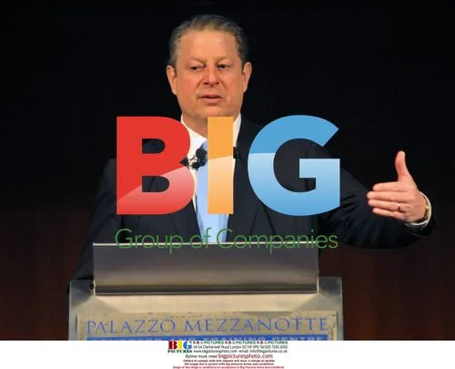 Al Gore Receives Honorary Citizenship in Milan