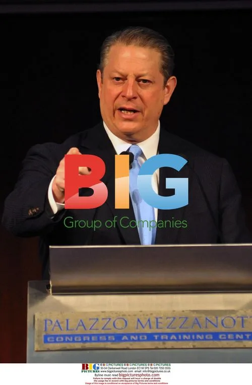 Al Gore Receives Honorary Citizenship in Milan