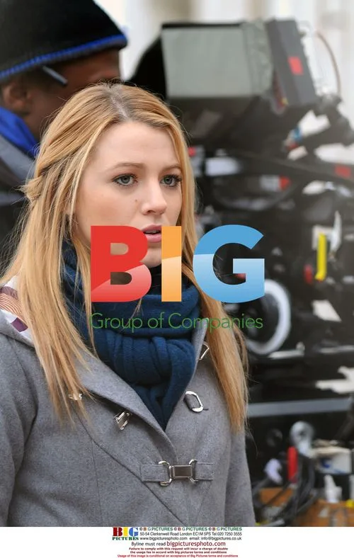 Gossip Girl cast filming at NYC museum