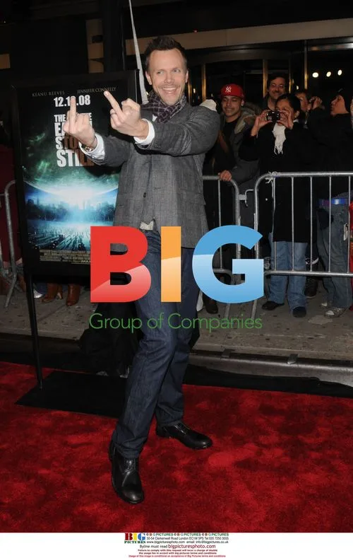 Joel McHale at 'The Day the Earth Stood Still' premiere