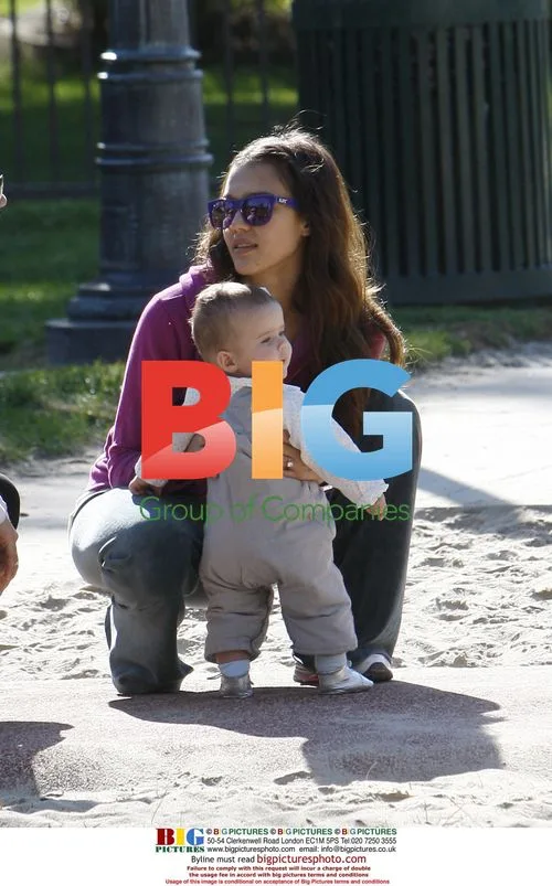 Jessica Alba and daughter Honor at park