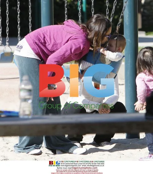 Jessica Alba and daughter Honor at Coldwater Canyon Park