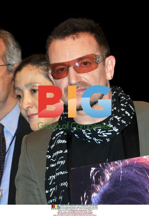 Bono receives Peace Summit Award