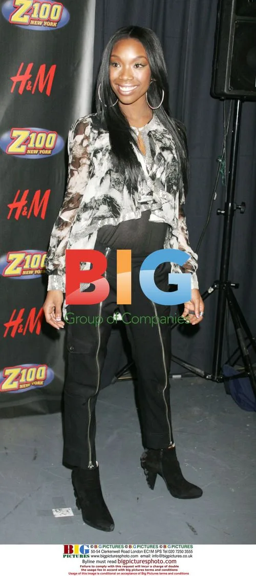 Singer Brandy at 2008 Jingle Ball