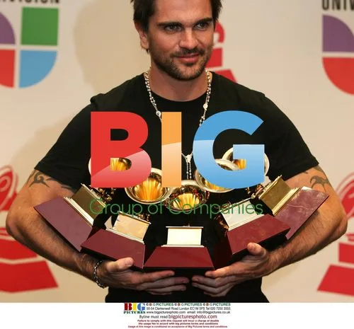 Juanes Arrives at Latin Grammy Awards