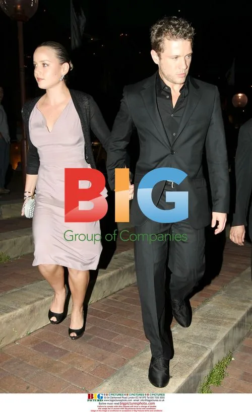 Abbie Cornish and Ryan Phillippe Depart Sydney Hotel