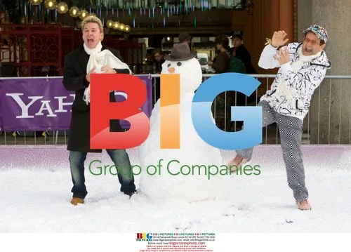 "I'm a Celeb" contestants play in snow