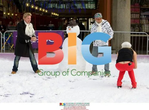 Celeb contestants throw snowballs