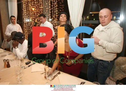 Lil' Kim Dines with Croatian Hosts