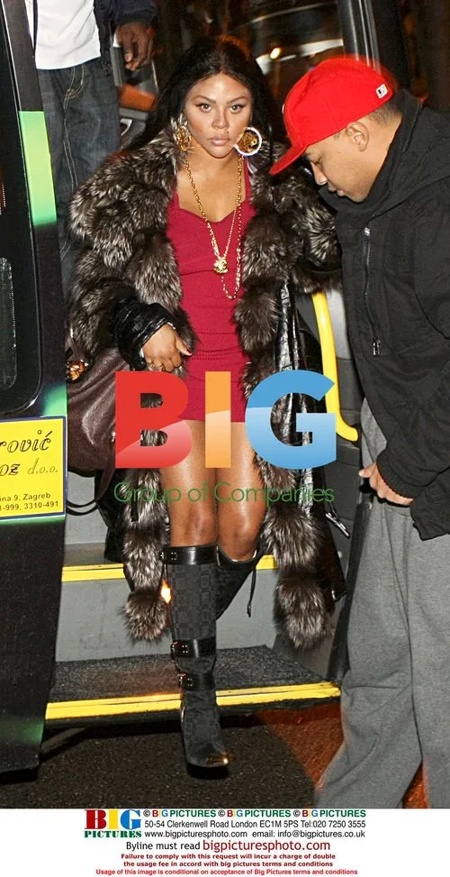 Lil' Kim Dines with Croatian Hosts in Zagreb