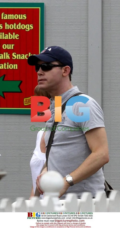 Lee Evans with Family at Universal Studios