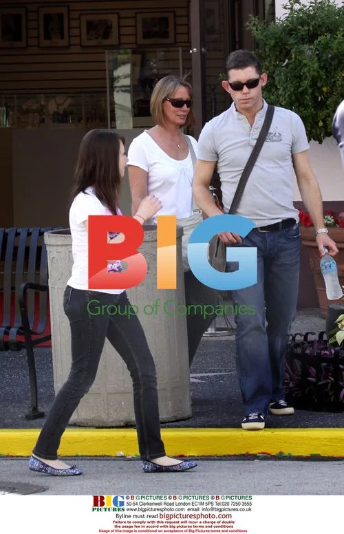 Lee Evans and Family at Universal Studios
