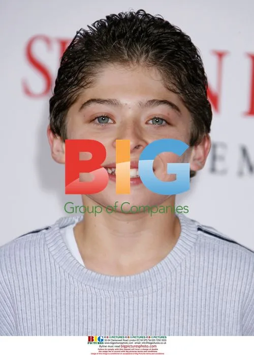 Ryan Ochoa at "Seven Pounds" Premiere
