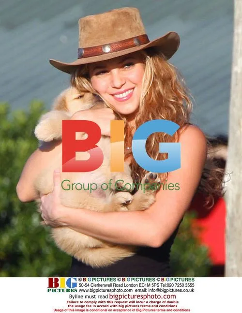 Shakira and Boyfriend on Holiday in Uruguay