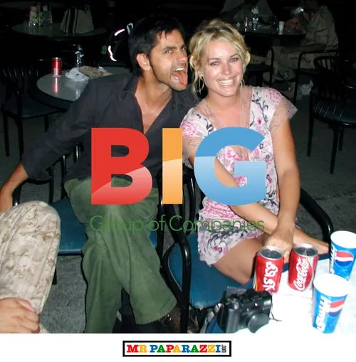 Rebecca Romain Stamos on tour in Iraq/Kuwait