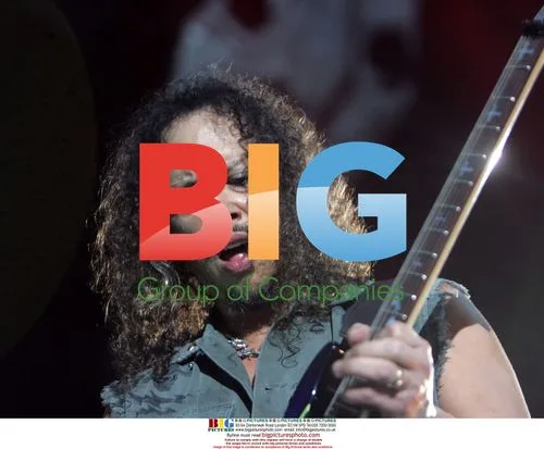 Metallica Guitarist Kirk Hammett Performs Live