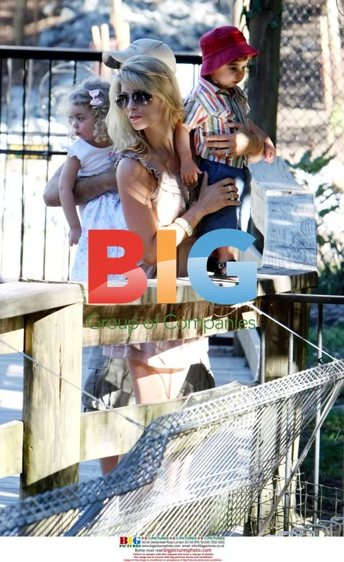 Dani Behr & family at Currumbin Wildlife Sanctuary