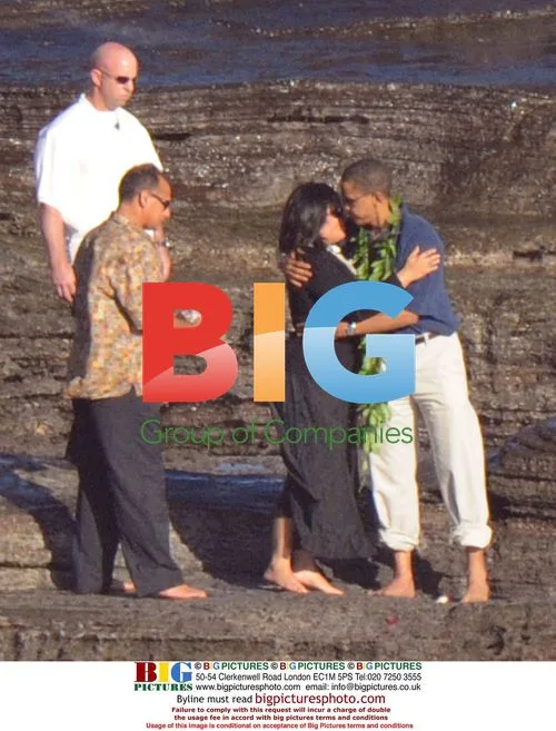 Obama family memorial service for grandmother in Hawaii