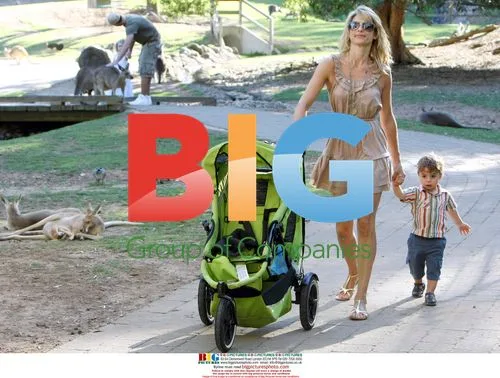 Dani Behr and family at Currumbin Wildlife Sanctuary