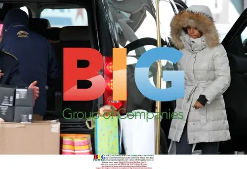 Halle Berry Gifts Crew on Movie Set