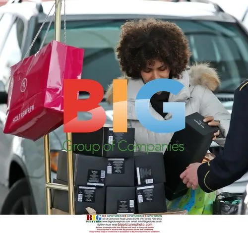 Halle Berry Brings Gifts for Crew