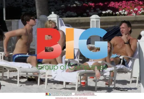 TV Hosts Judy Finnigan and Richard Madeley on Florida Beach