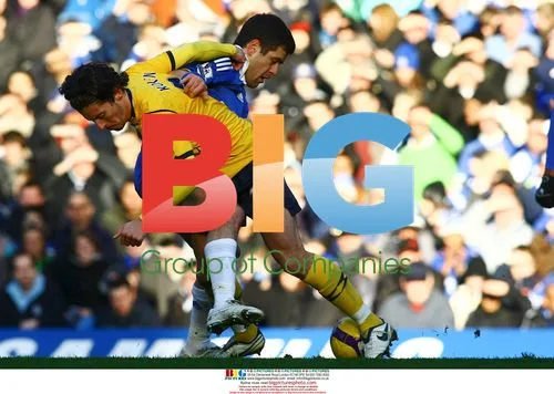 Joe Cole and Jonathan Greening clash at Chelsea vs West Brom match