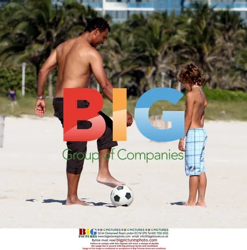 Ruud Gullit Teaches Son Soccer Techniques