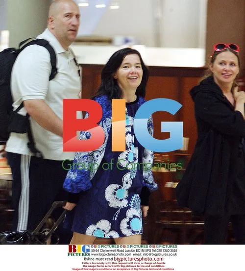 Bjork leaving hotel in Perth