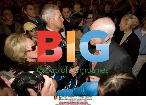 McCain Greets Supporters in San Diego