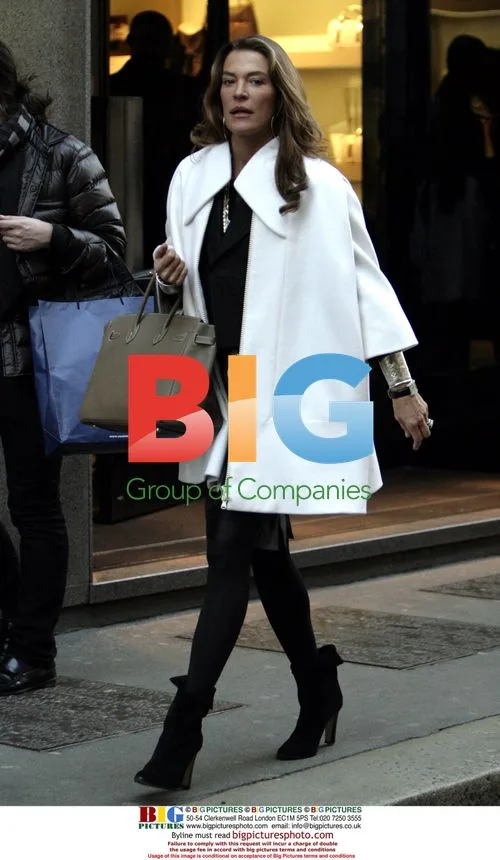 Fiona Swarovski Shopping in Milan