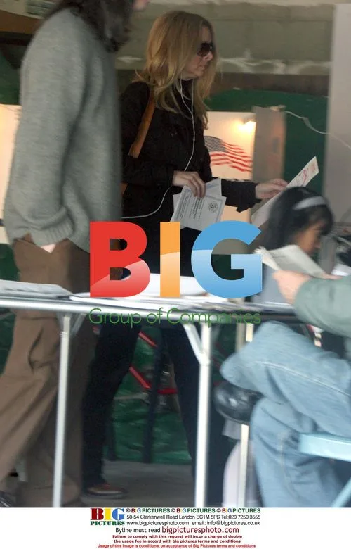 Lisa Kudrow Votes in Beverly Hills