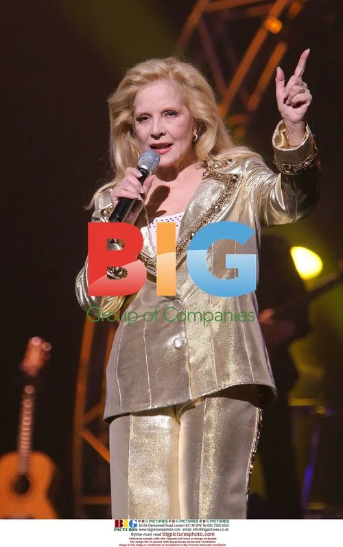 Sylvie Vartan Performs in Concert