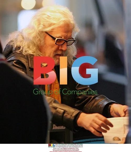 Billy Connolly departs Vancouver for X-Files