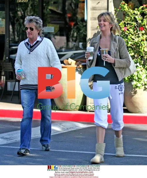 Rod Stewart, Penny Lancaster, and son out for coffee